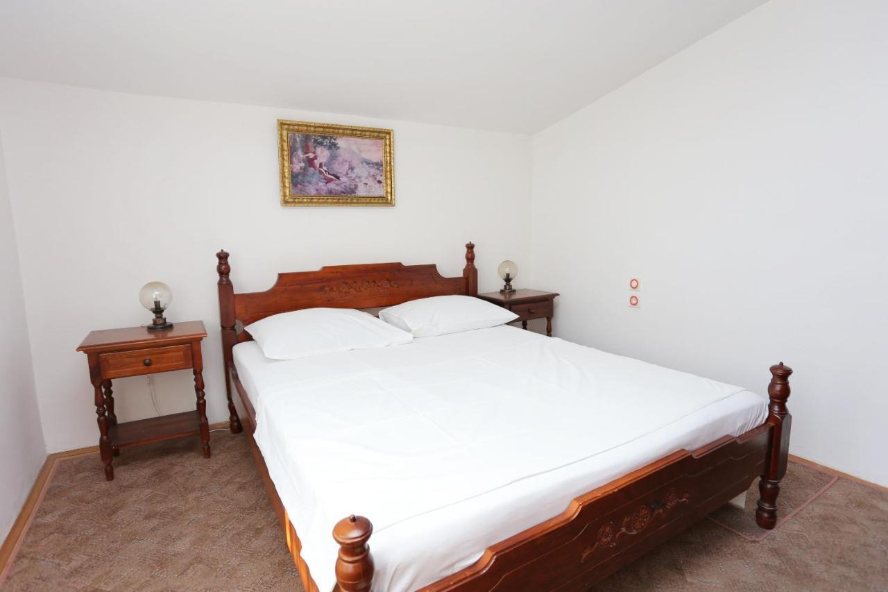 Apartments with a parking space Makarska - 9506 Bagian luar foto