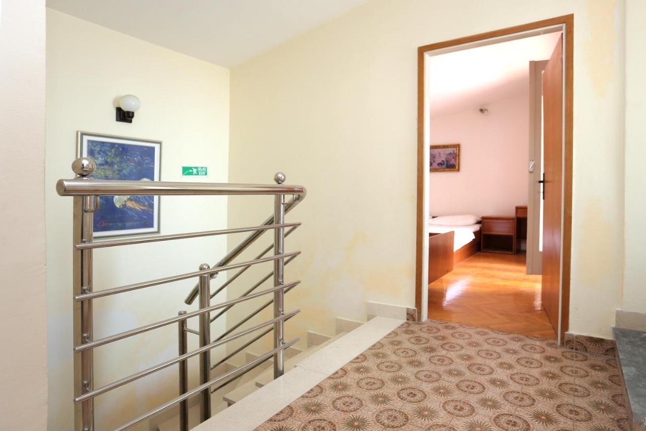 Apartments with a parking space Makarska - 9506 Bagian luar foto